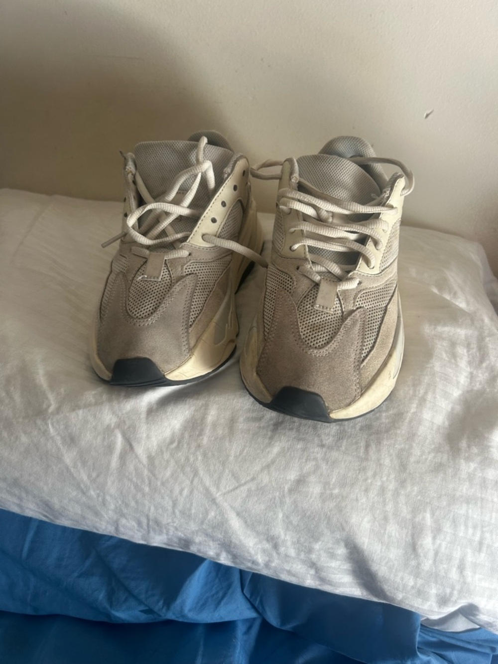 Yeezy Sneakers in Beige and Cream